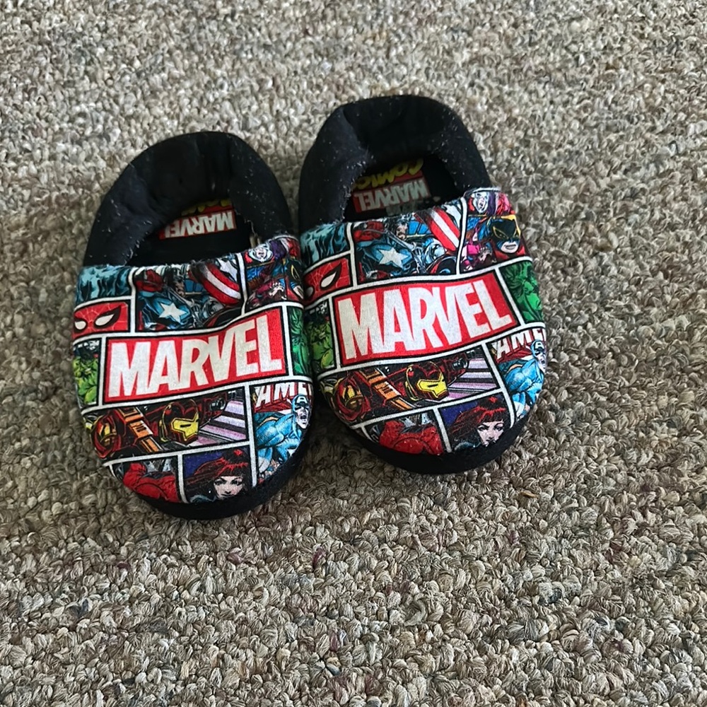Marvel Black and Red Comic boys Slippers